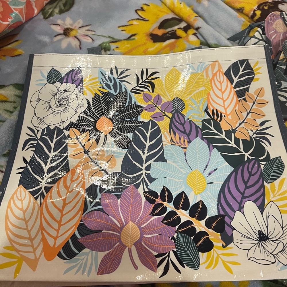 Vera Bradley market tote